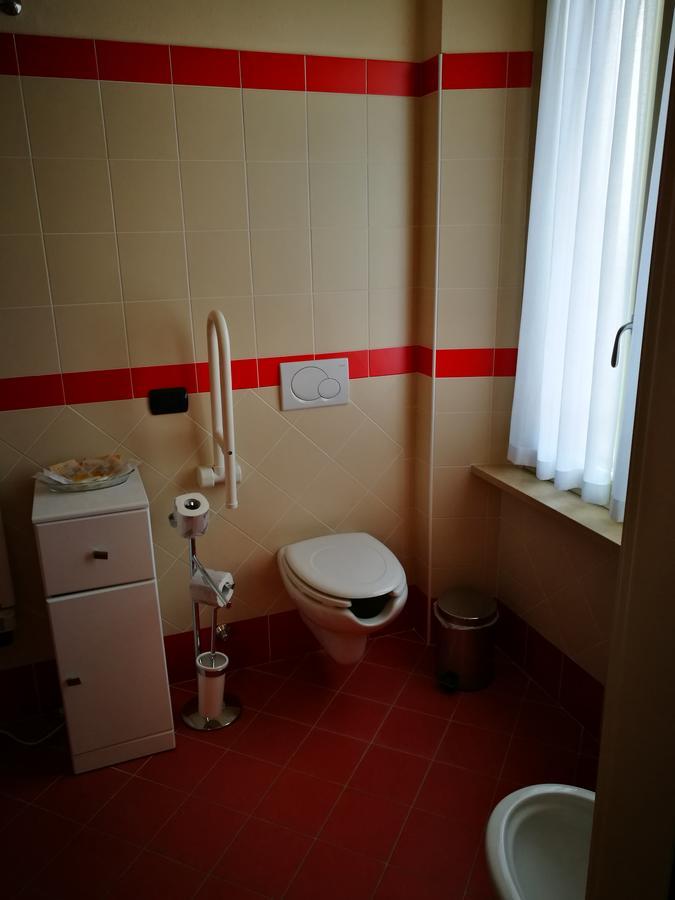 Locanda Della Pieve Tizzano Val Parma Luaran gambar